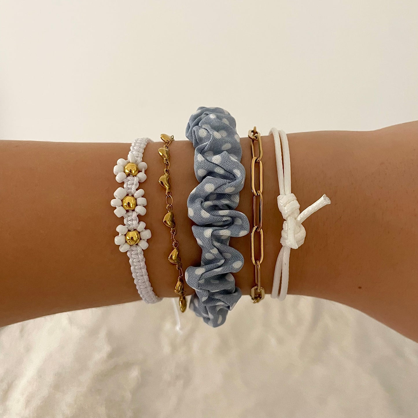 Set of 5 bracelets